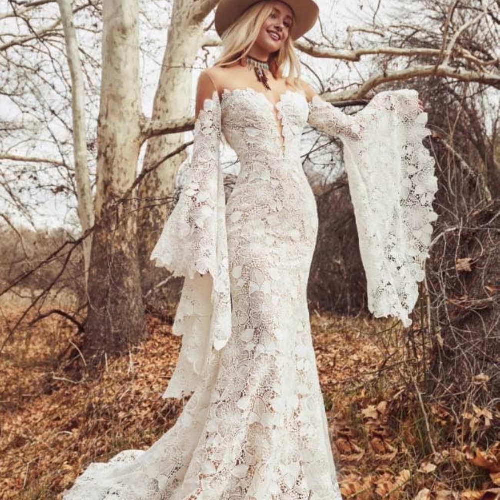 La Perle Wedding Dress